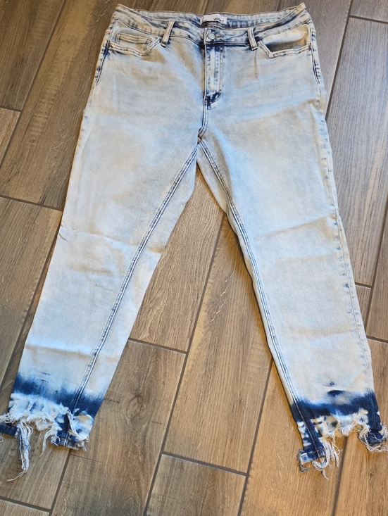 Vervet Denim - Light Wash Tie-Dye Hem Ankle Jeans - Women's-Size 32
